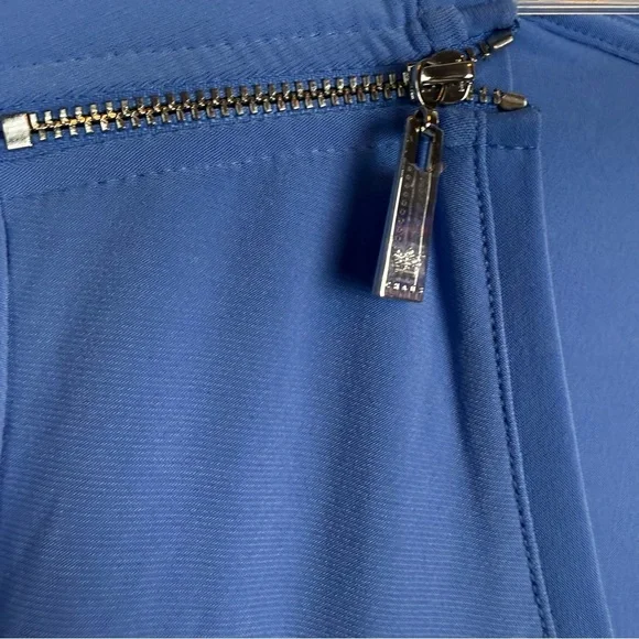 NWT Chaus Blue V-Neck Women's Top - Picture 4 of 13